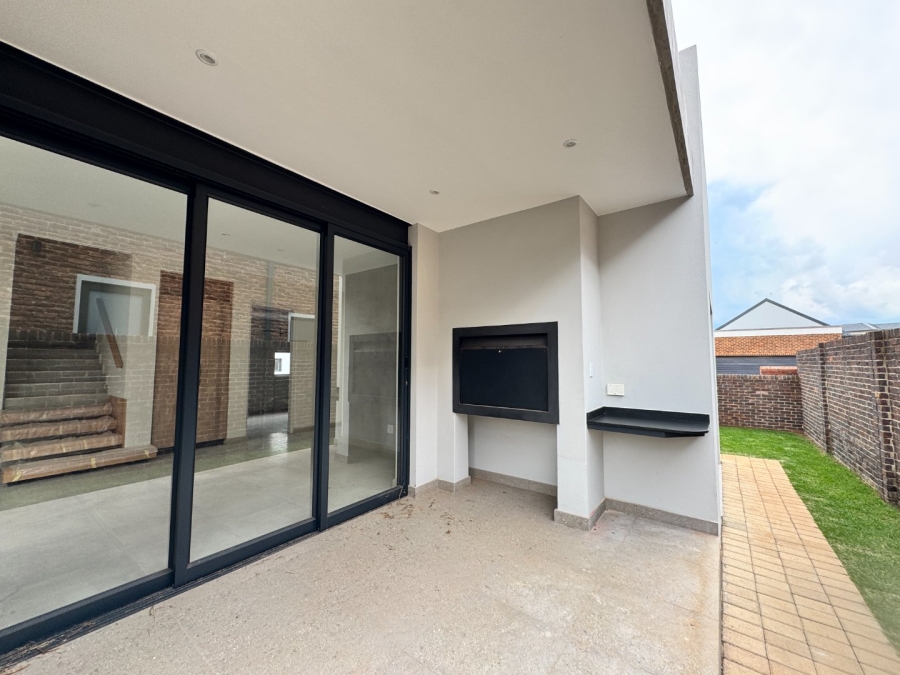 3 Bedroom Property for Sale in Helderzicht Eco Estate North West